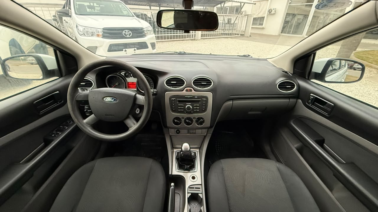 FORD - FOCUS  TREND  1.6    CON GNC  - MANUAL  - 2011